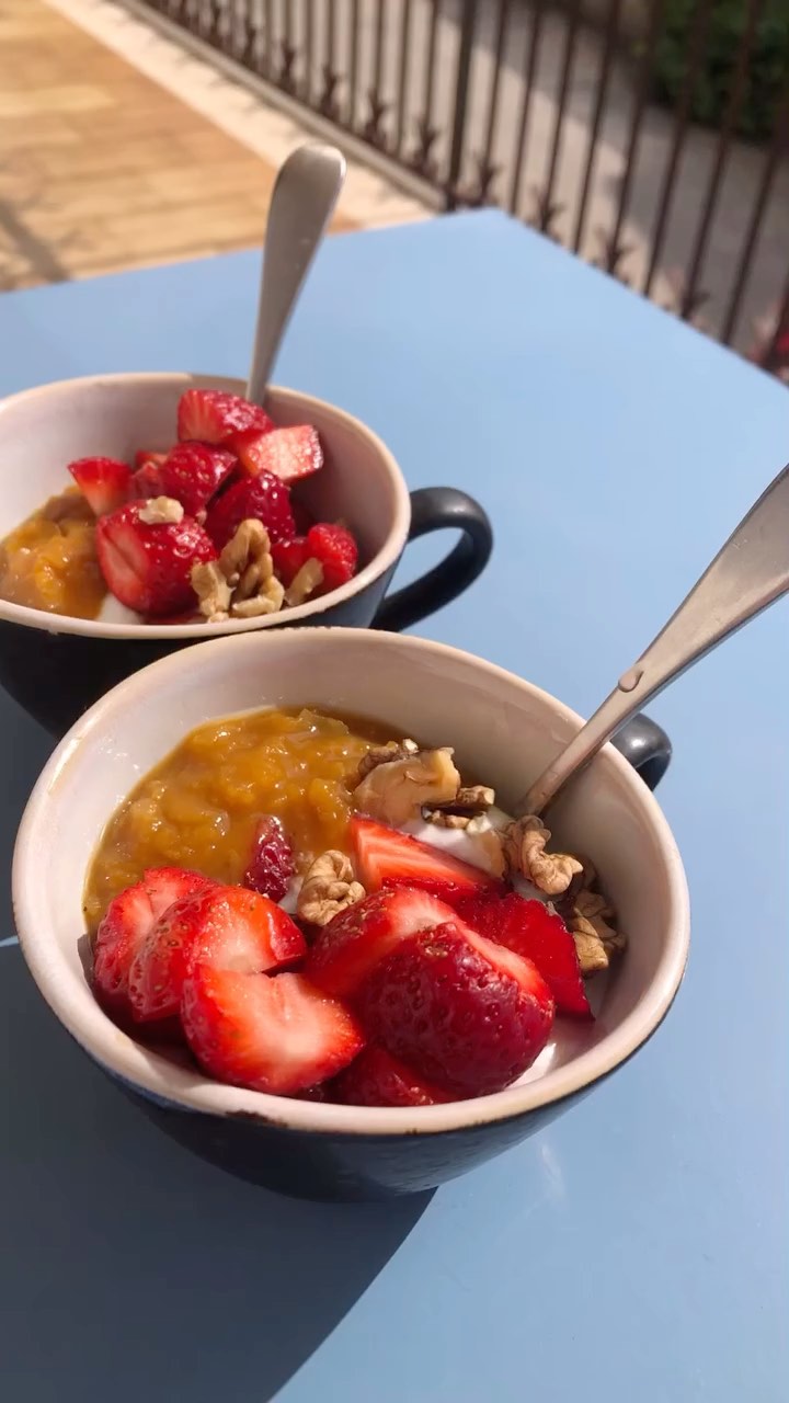 La composta di pesche 🍑 @salvia_materviva in una colazione freschissima e piena di sapori autentici. Da ripetere con tutti i frutti di stagione e da mixare anche con cioccolato 🍦🍓🍐🍒🫐🍫
La trovi in @farmacia_pianetti nel reparto cibo con tante altre idee colazione.
📍 Via Ettore Fieramosca, 172/a - Ragusa
☎️ 0932 257642
📲 WhatsApp 389 8326933
#farmaciapianetti #farmacia #farmaciaragusa #ragusa #ragusaibla #biologico #biologicoitaliano #colazione #colazionesana #frutta #fruttasecca