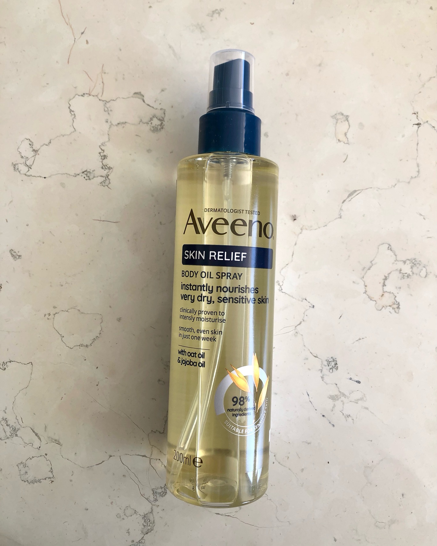 ✨ UN SOLLIEVO PER LA PELLE 😌 IN OLIO SPRAY! ✨
Una vera coccola per la pelle! Il nuovo Skin Relief Body Oil Spray di Aveeno è arrivato in farmacia ed è pronto a sorprendervi.
✔ 98% di ingredienti naturali per una formula delicatissima
✔ Clinicamente testata l’idratazione intensa e duratura
✔ Dona sollievo immediato anche alle pelli più secche e sensibili
✔ Profuma di fiori… così fresco e delicato che lo indosserai al posto del profumo
Passa in farmacia a provare il tester.
Aveeno è top della dermocosmesi naturale, con formule a base di Avena Colloidale Prebiotica, perfette per riequilibrare e proteggere anche la pelle più delicata.
Ti aspettiamo in @farmacia_pianetti !
📍 Via Ettore Fieramosca, 172/a - Ragusa
☎️ 0932 257642
📲 WhatsApp 389 8326933
#farmaciapianetti #farmacia #farmaciaragusa #ragusa #ragusaibla #curadellapelle #beautyroutine #dermocosmesi #dermocosmetica
✨ #Aveeno #SkinRelief #GlowUp #DermocosmesiNaturale
@aveenoitalia