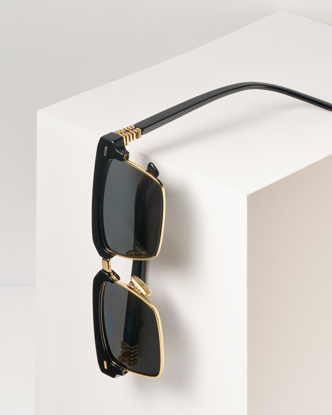 For those who love bold, fashion-forward accessories. Miu Miu sunglasses. OUTLY price 229€ / retail price 410€. Discover them in our stores!
#outly #eyewear #miumiu #seeyouinstore