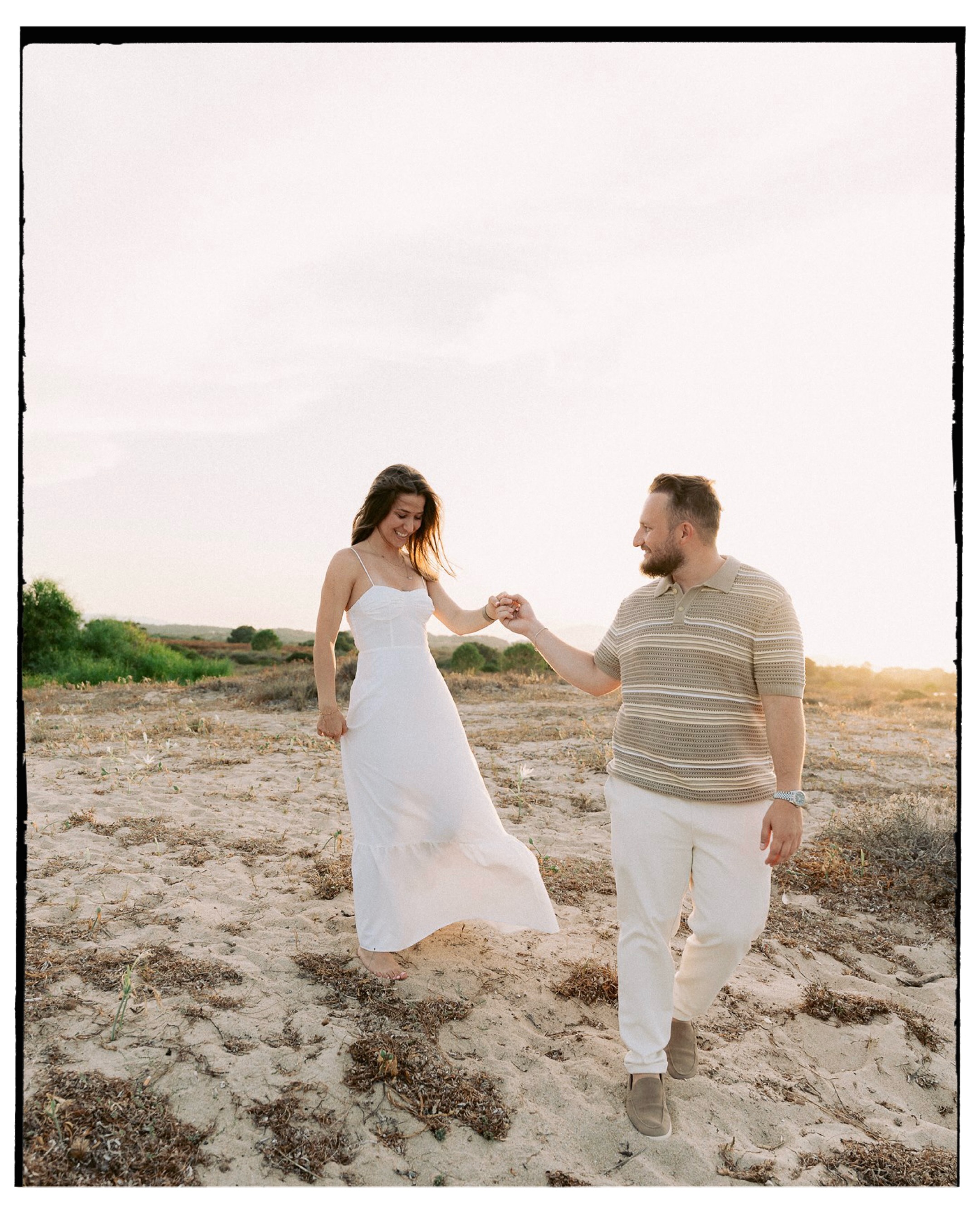 Wedding Planner @wedding_sardegna_events
Flower @fioristamaryann_olbia
Photographer @matteoazaraphotography
#engagement #proposal #propostadimatrimonio #sardiniaproposal fotografosardegna
Proposta di matrimonio
Sardinia Proposal
Proposta al tramonto
Proposta in spiaggia
Fotografia di coppia