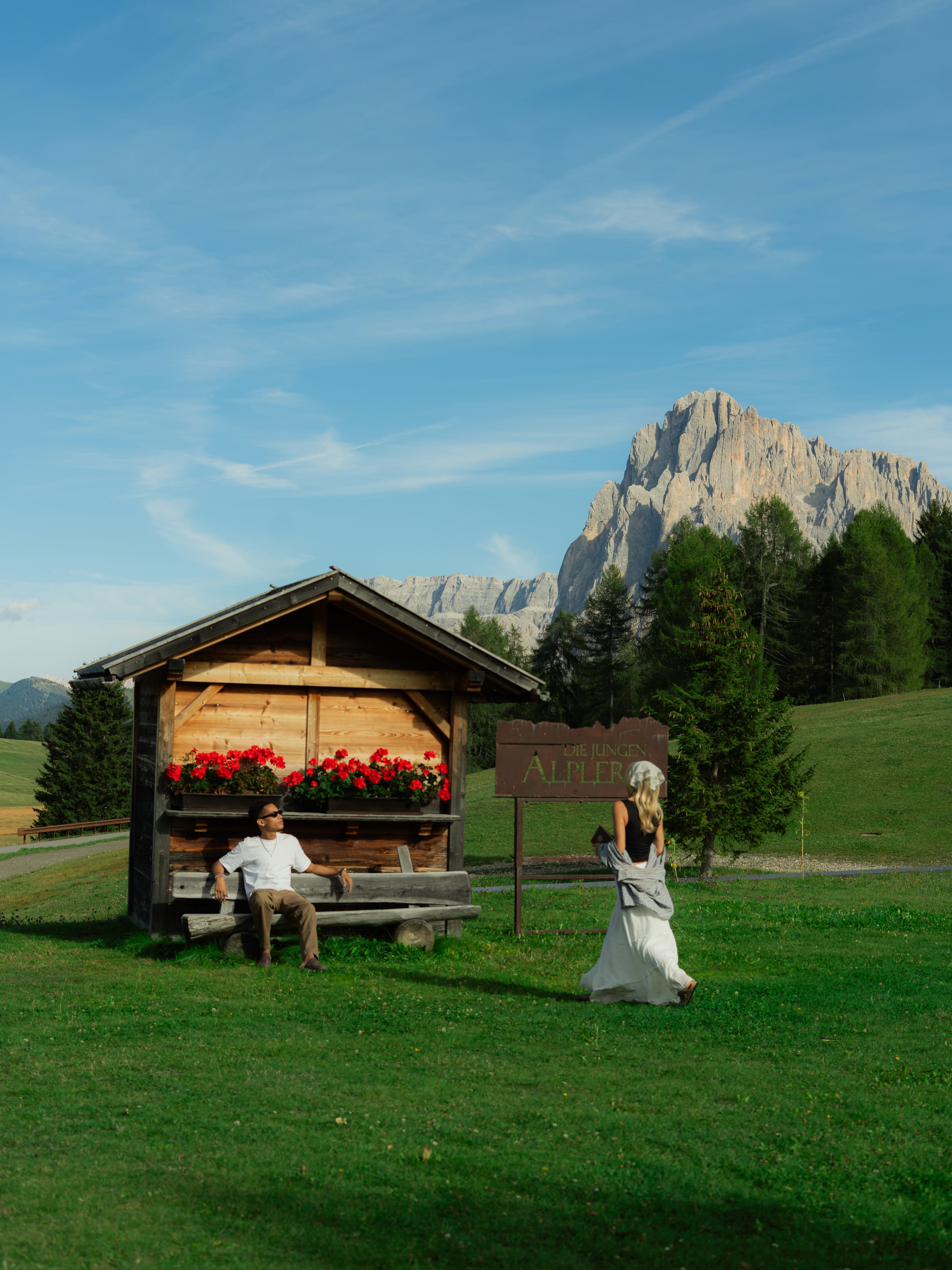A weekend on the Seiser Alm ⛰️
Honestly a place out of a dream, for 3 days we felt like in a fairytale! Everywhere you looked it felt like out of a postcard, miss it already 💫
#dolomiti #dolomites #italy #italianalps