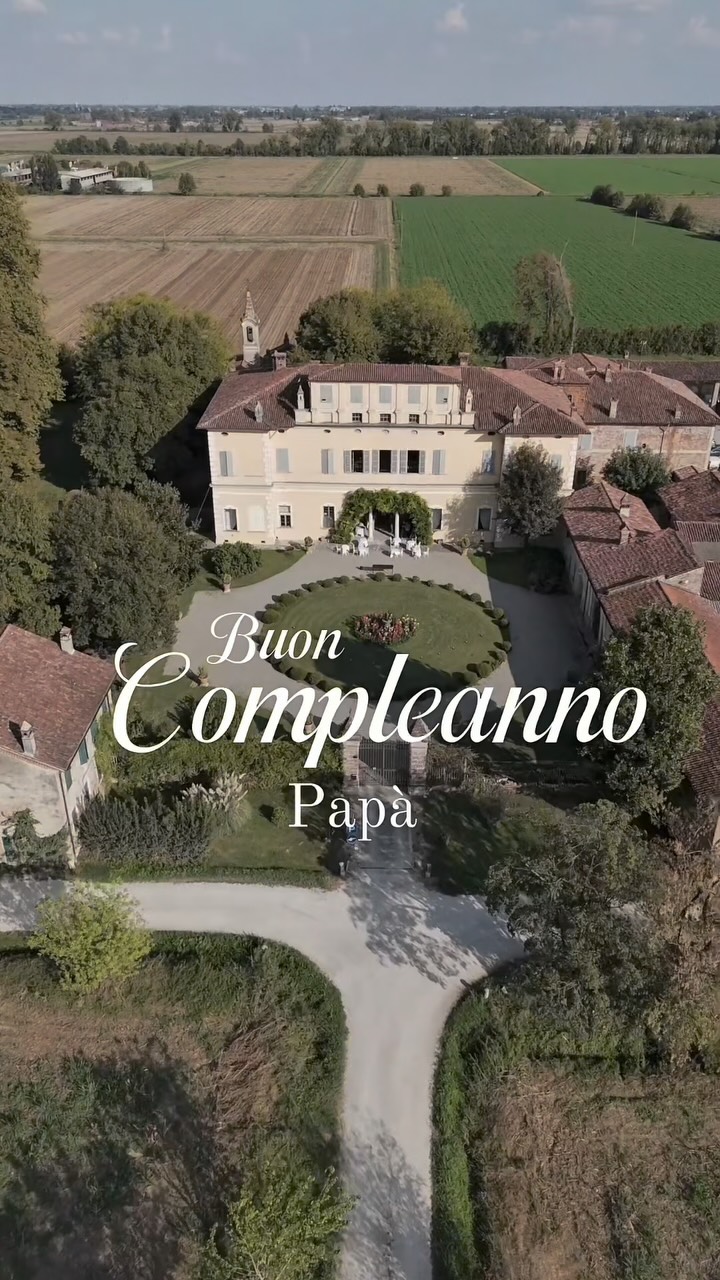 70 anni di vita.
E una vita intera dentro a questi abbracci.
Abbiamo immaginato questa giornata per te, cercando di riempirla di tutto quello che sei per noi: famiglia, musica, risate, ricordi, sorprese e qualche lacrima che era impossibile trattenere.
Poi ci sono stati momenti che nessuno avrebbe potuto organizzare.
Come se, per qualche ora, ogni cosa avesse deciso di andare esattamente al proprio posto.
Forse è questo che rimane davvero di una festa:
non quello che abbiamo preparato, ma quello che abbiamo sentito.
Buon 70° compleanno, papà.
Abbi cura di te.
Noi avremo cura di te. ❤️
@villacalciati
@celebrantematrimoni
@letortedigiadaofficial
@francopozzibrightlight
@monsieur_vatel
#70Anni #BuonCompleannoPapà #Famiglia #RicordiIndelebili #LaCura