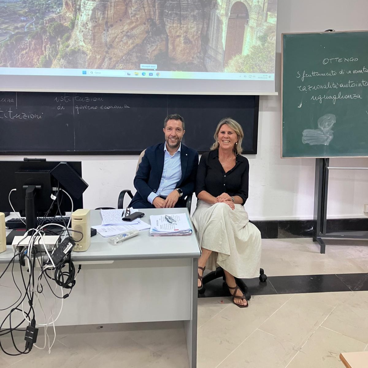 🇮🇹 Martedì scorso la nostra socia e Tesoriera Manuela Indaco ha partecipato come relatrice alla 3ª edizione della Blue Economy Summer School di Ragusa, patrocinata dalla Commissione Europea nell’ambito dell’European Maritime Day.
Nel suo intervento Manuela ha condiviso la propria esperienza professionale come doganalista, approfondendo le trasformazioni legate alla sostenibilità e, in particolare, al CBAM – Carbon Border Adjustment Mechanism.
Un’occasione anche per presentare WISTA, la sua missione e il suo impegno nel promuovere la presenza e la crescita delle donne nel settore marittimo e logistico.
Un bel momento di confronto con gli studenti dell’Università di Catania – Polo Universitario di Ragusa, per avvicinare le nuove generazioni alle opportunità e alle sfide della Blue Economy.
#wistalitaly #professionistedelmare
🇬🇧 Last Tuesday, our member and Treasurer Manuela Indaco took part as a speaker in the 3rd Blue Economy Summer School in Ragusa, held under the patronage of the European Commission as part of the European Maritime Day.
Manuela shared her professional experience as a customs specialist, focusing on the changes driven by sustainability and, in particular, the CBAM – Carbon Border Adjustment Mechanism.
It was also an opportunity to introduce WISTA, its mission and its commitment to supporting women’s participation and professional growth across the maritime and logistics sectors.
A valuable exchange with students from the University of Catania – Ragusa Campus, connecting the next generation with the opportunities and challenges of the Blue Economy.
#wistainternational #womenwhomovetheworld